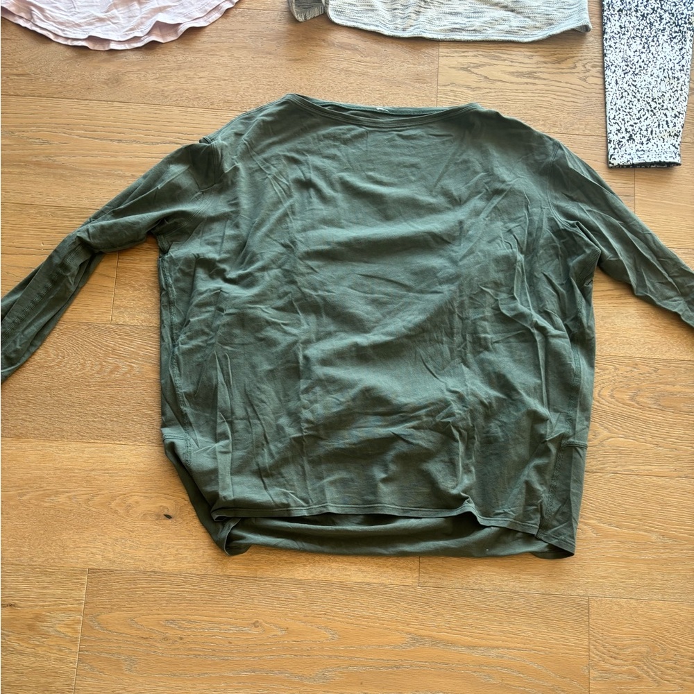 Lululemon Green Long Sleeve Work Out Shirt